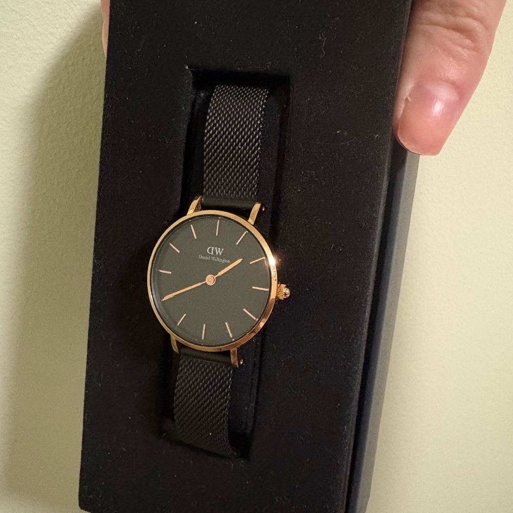 Authentic Daniel Wellington Petit Ashfield Watch